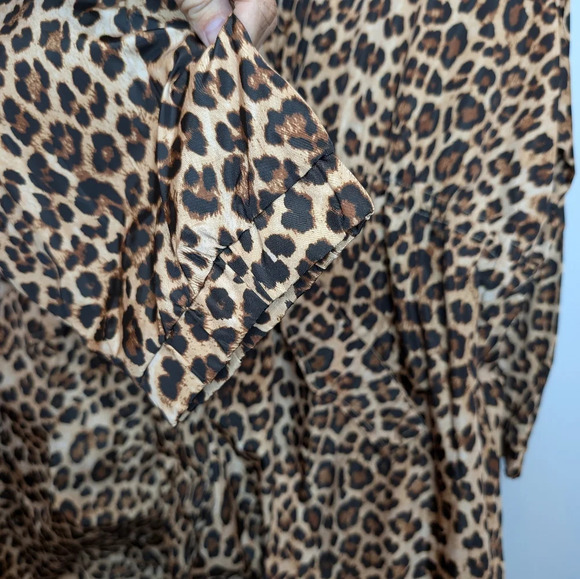 NWT TORRID Outerwear Leopard Zip Up Draw  String Longer Rain Jacket Plus Size 6X - Picture 8 of 10